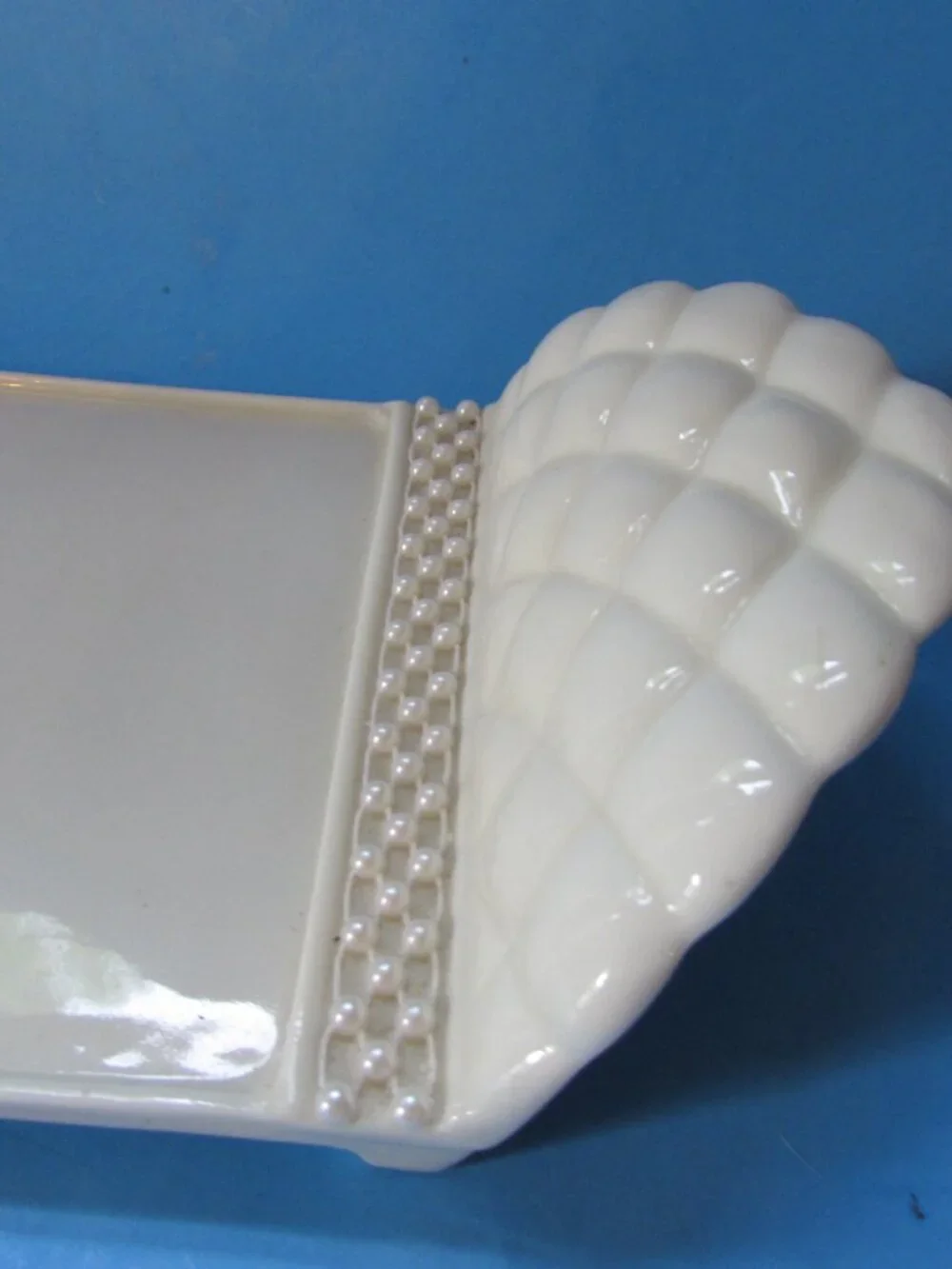 Avon pretty piece